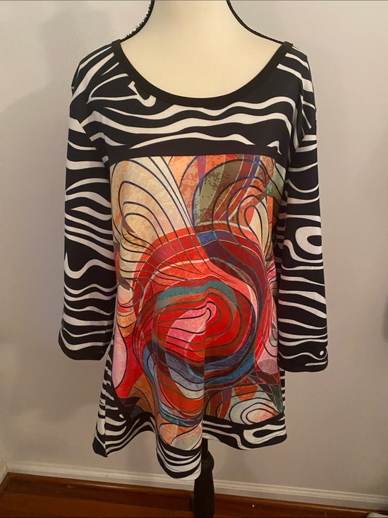 Tops - Funsport abstract tunic top size large.
